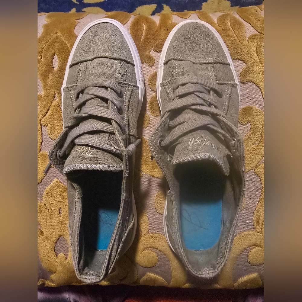 Blowfish Khaki Army Green Canvas Sneakers 9.5 women's